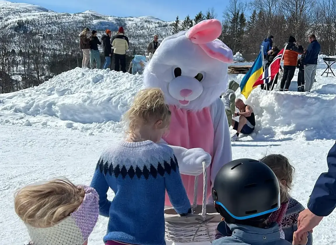 Bilde av påskeharen i Skarslia Ski & Akesenter i Ål