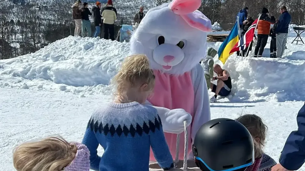 Bilde av påskeharen i Skarslia Ski & Akesenter i Ål